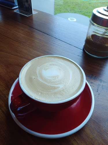 Opinii despre Lavana cafe’& Bistro พิษณุโลก în เมือง - การบริการอาหารและที่พัก