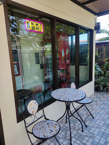 Amata Coffee อมตะ คอฟฟี่ 17 - การบริการอาหารและที่พัก