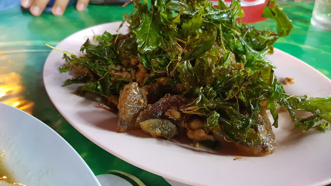 ข้าวต้มเจ๊นิต - การบริการอาหารและที่พัก