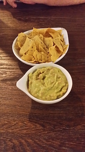 CHICHA Restaurant and Hotel - การบริการอาหารและที่พัก