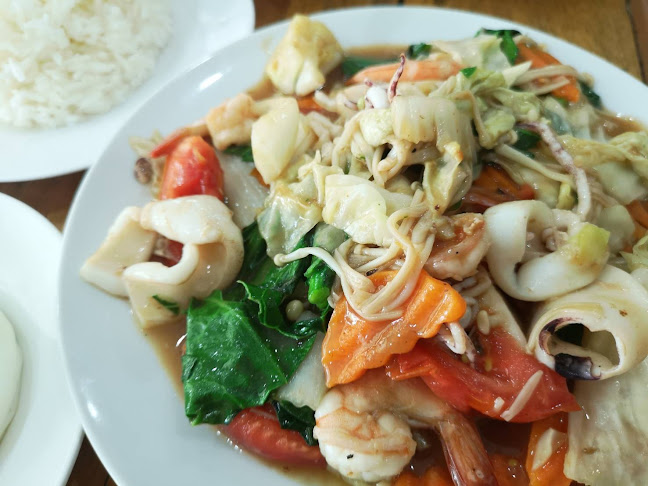 ครัวซำบายโฮม(Thai-Esan Food) - การบริการอาหารและที่พัก