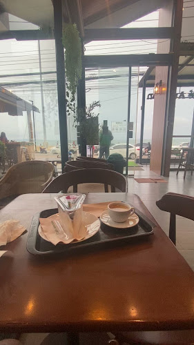 Cafe Amazon Jomtien Beach @The Now Hotel - การบริการอาหารและที่พัก