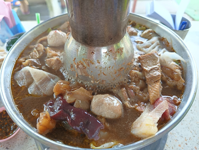 Opinii despre นายเก่งคลองสี่ ก๋วยเตี๋ยวเนื้อวัวรสเยี่ยม în อำเภอธัญบุรี - การบริการอาหารและที่พัก