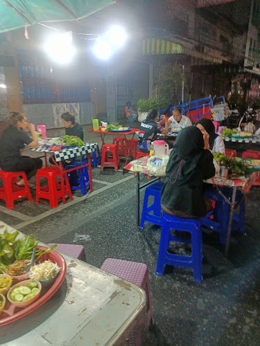 Comentarii opinii despre ขนมจีนสวนมะลิ (เจ้าเก่า) - K’vi Thai Rice Noodles (Halal)