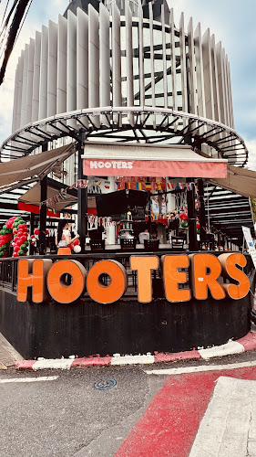 Comentarii opinii despre Hooters Phuket | American Restaurant & Sports Bar