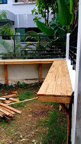 Witch's bar - การบริการอาหารและที่พัก