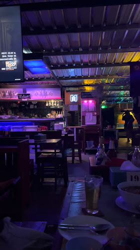 ฮอสเฮาส์คันทรี่ - การบริการอาหารและที่พัก