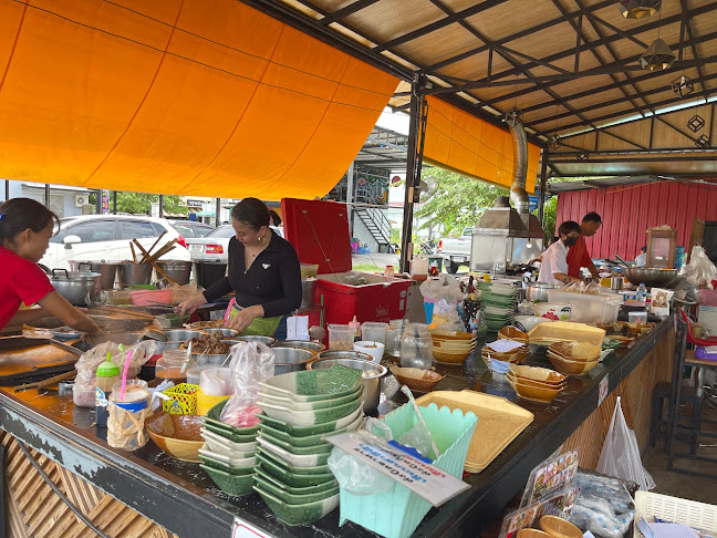 ตะแคงเรือ เตี๋ยวเรืออยุธยา - การบริการอาหารและที่พัก