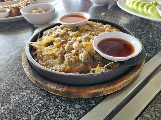 มุมอร่อย สาขานาเกลือ - การบริการอาหารและที่พัก