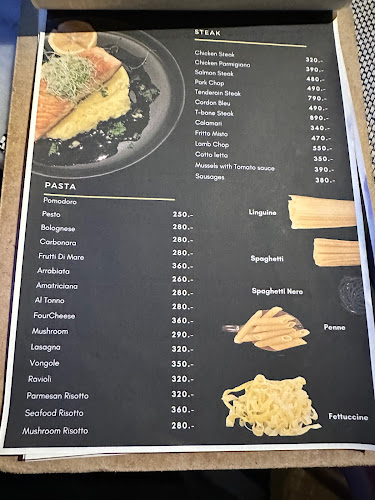 ลา พิคโคล่า คาเฟ่ แอนด์ เรสเตอรรอง - การบริการอาหารและที่พัก