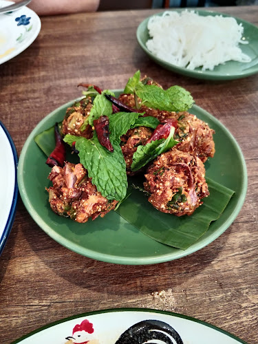 นัวร์ ส้มตำ สตรีทฟู้ด สาขา 2 - Thai Street Food - อำเภอบางละมุง