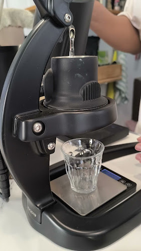 IU Slow Bar Coffee - การบริการอาหารและที่พัก