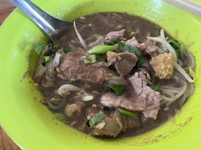 ก๋วยเตี๋ยว เรือไทย คลอง2 - การบริการอาหารและที่พัก