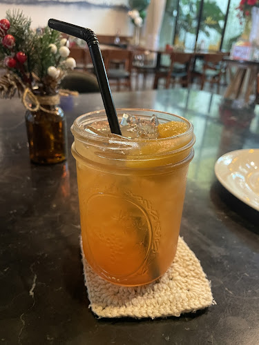 Billin Cafe&Bistro - การบริการอาหารและที่พัก