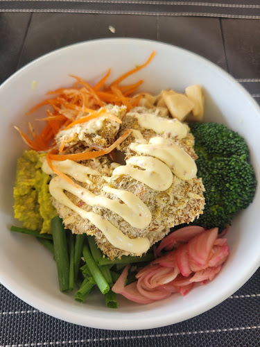 ไทเกอร์ กริลล์ - การบริการอาหารและที่พัก