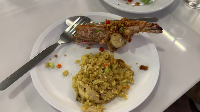 Sam Chor Restaurant - การบริการอาหารและที่พัก