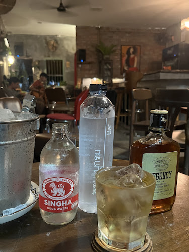 พจนานุกรม - การบริการอาหารและที่พัก