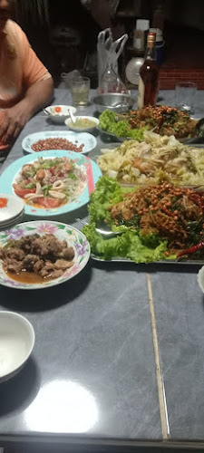 เจ้หวาน หมูกรอบ - การบริการอาหารและที่พัก