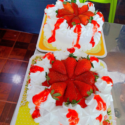 เค้กสุขใจ นครสวรรค์(สาขาใหญ่) - การบริการอาหารและที่พัก