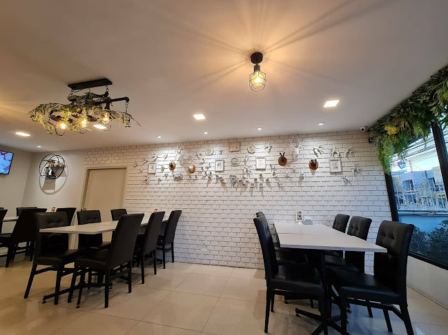 วีที แหนมเนือง หัวรถไฟ - เมือง