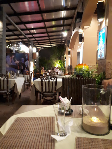Vitaphorn Authentic Thai Restaurant​ & Steak House - อำเภอเมืองภูเก็ต