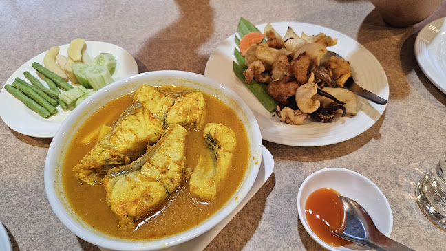 ห้องอาหารเก็จแก้ว - การบริการอาหารและที่พัก