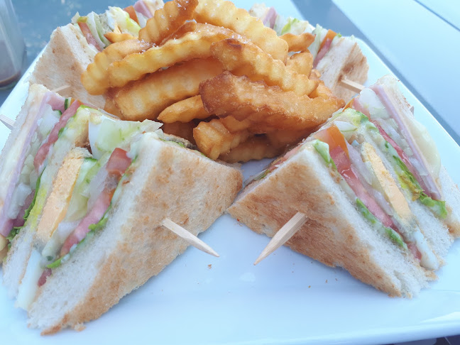 Phuket View Cafe - การบริการอาหารและที่พัก