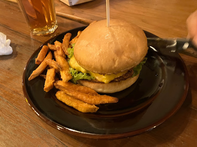 103 ถ. พังงา ตำบลตลาดใหญ่ อำเภอเมืองภูเก็ต ภูเก็ต 83000