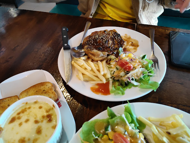 สเต็กอุบลฯ-บ้านอันดาสเต็กเฮ้าส์2 - การบริการอาหารและที่พัก