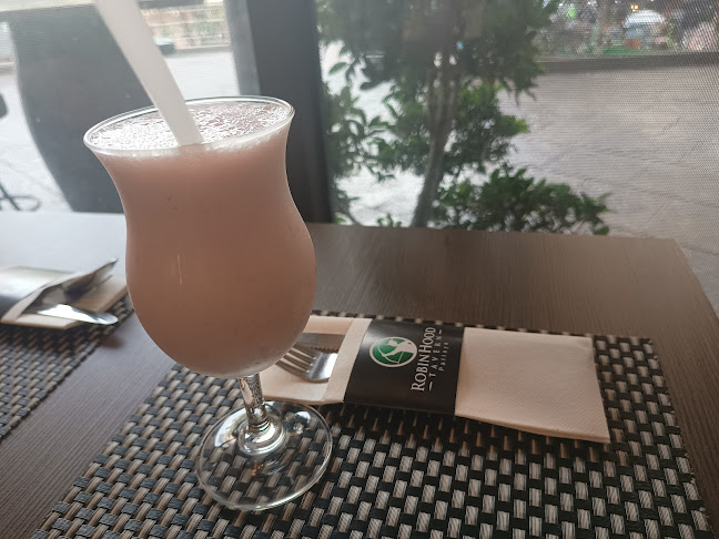 Robin Hood Tavern - การบริการอาหารและที่พัก