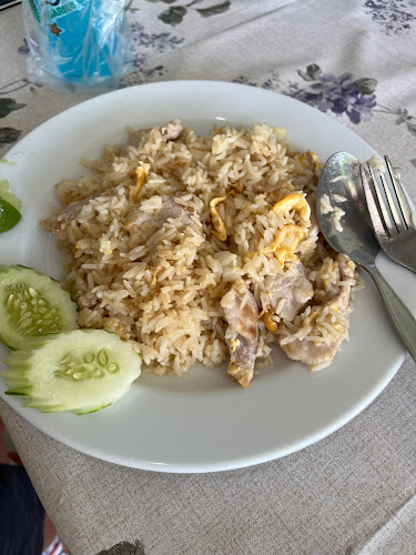ร้านกับข้าวกับปลา By ครัวเจริญตา - การบริการอาหารและที่พัก