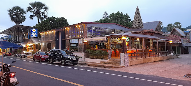 Capri Restaurant & Bar Karon - การบริการอาหารและที่พัก