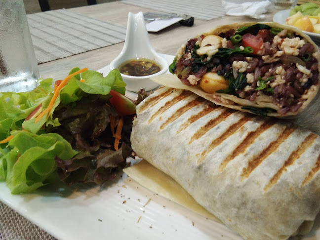 Easy Health - การบริการอาหารและที่พัก