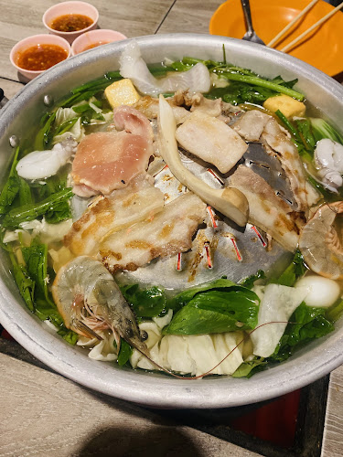 นับเงิน หมูกะทะ อุบล สาขา 1 - การบริการอาหารและที่พัก