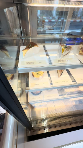 54/1 ถ. เยาวราช ตำบลตลาดใหญ่ อำเภอเมืองภูเก็ต ภูเก็ต 83000