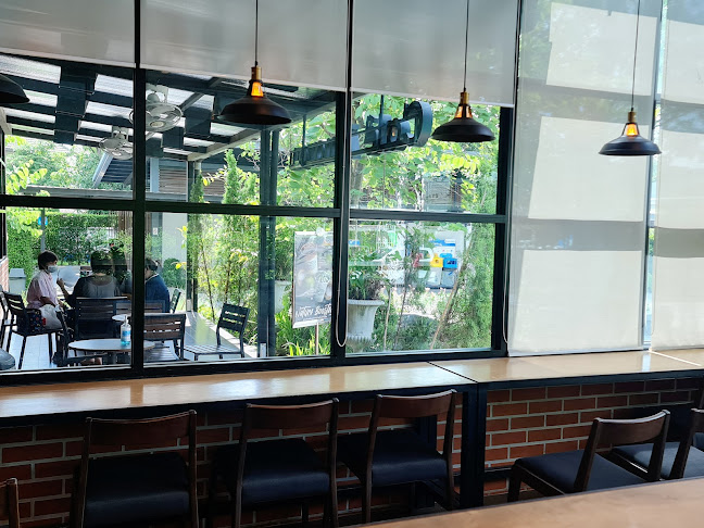 Opinii despre Café Amazon ปตท. อ้อมน้อย în อำเภอกระทุ่มแบน - การบริการอาหารและที่พัก
