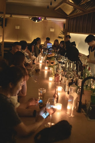 Fomo Barr - การบริการอาหารและที่พัก