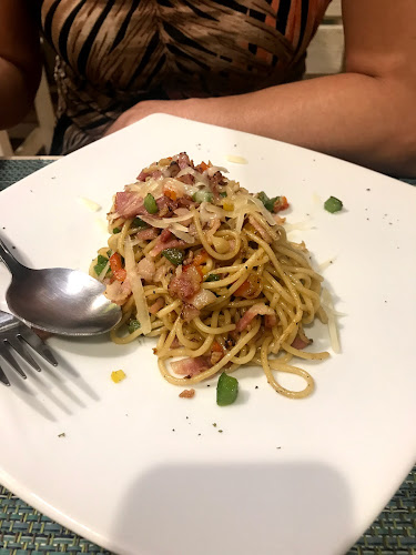 Thai Aroi Dee - การบริการอาหารและที่พัก