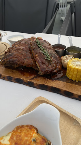 The Sky32 Restaurant - อำเภอบางละมุง