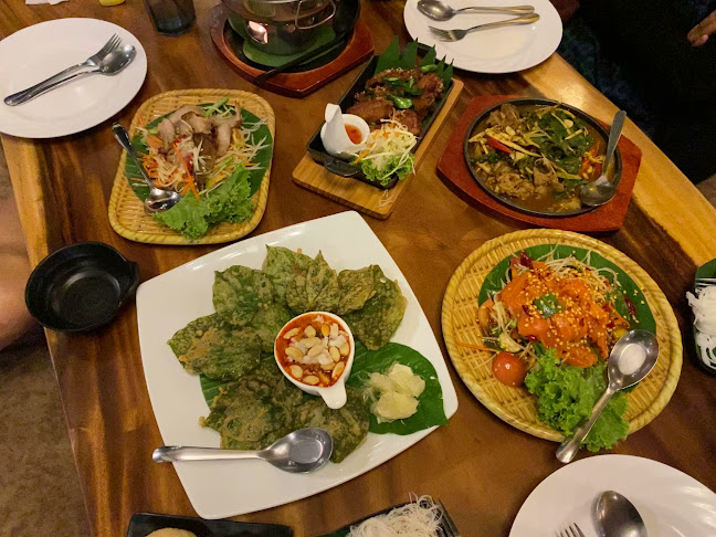 Opinii despre Orange House Cafe Pattaya (ตำหลายคาเฟ่ พัทยา) în อำเภอบางละมุง - การบริการอาหารและที่พัก