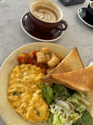 ไม้น้ำคาเฟ่ - กาแฟและต้นไม้น้ำ