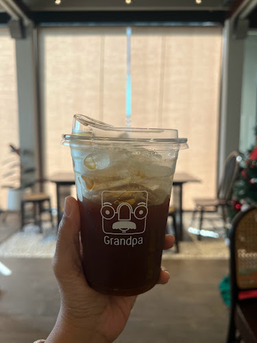 ร้านคุณตา Grandpa - การบริการอาหารและที่พัก