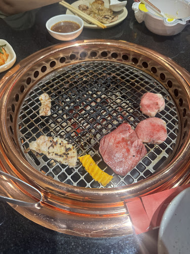 Beef House Yakiniku - การบริการอาหารและที่พัก