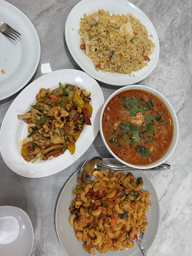 Chern Ma Chill Cafe & Indian And Thai Restaurant - การบริการอาหารและที่พัก