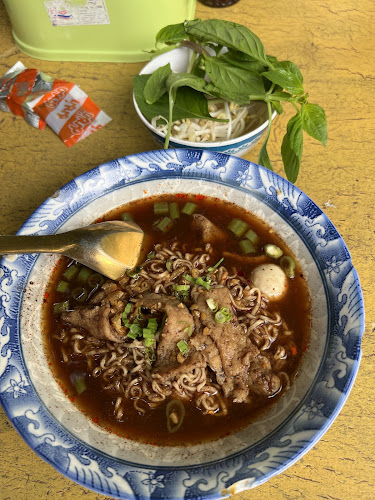 Opinii despre ก๋วยเตี๋ยวเรือชูเจริญChoo Ja Roean Boat Noodles în อำเภอหาดใหญ่ - การบริการอาหารและที่พัก