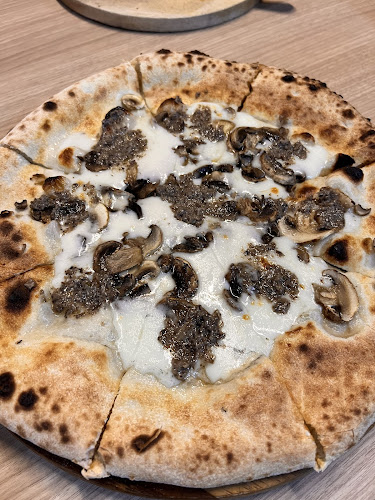 สกูซี่ Wood-Fired Pizza เซ็นทรัลแจ้งวัฒนะ