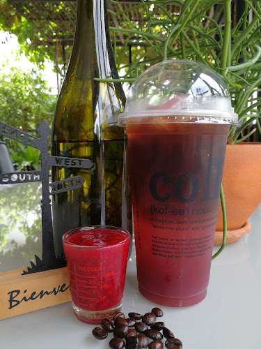 Opinii despre Move Hideout Coffee în อำเภอกระทุ่มแบน - การบริการอาหารและที่พัก