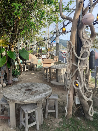 บ้านโรตี ทิชชู ป่าตอง (HALAL FOOD) - การบริการอาหารและที่พัก