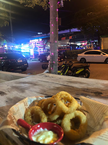 midnight-มิดไนท์ - การบริการอาหารและที่พัก