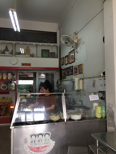 M4XM+M8W ถ.โกสีย์ ตำบลตะเคียนเลื่อน อำเภอเมืองนครสวรรค์ นครสวรรค์ 60000